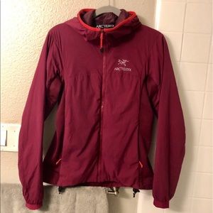 Arcteryx women’s atom LT hoody medium